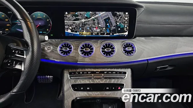 Mercedes-Benz E-Class 2022 — фото 14
