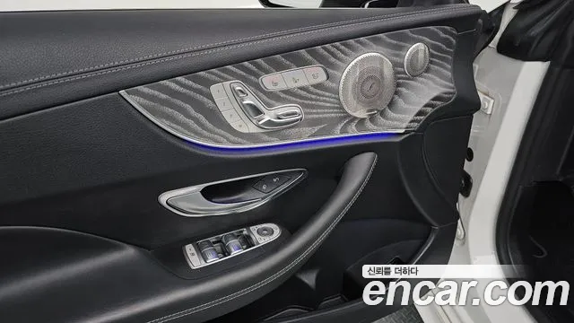 Mercedes-Benz E-Class 2022 — фото 19