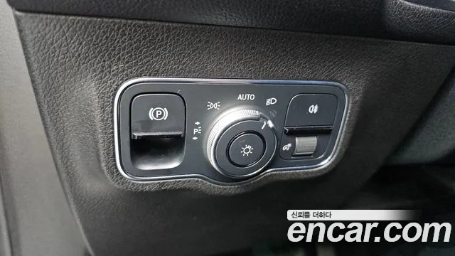 Mercedes-Benz GLB-Class 2021 — фото 16