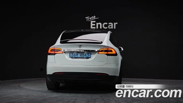 Tesla Model X 2020 — фото 4