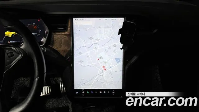 Tesla Model X 2020 — фото 15