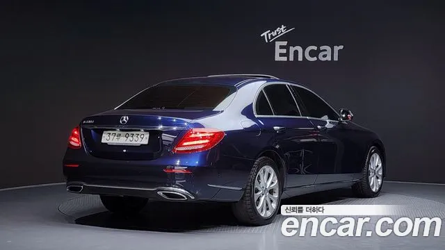 Mercedes-Benz E-Class 2017 — фото 2
