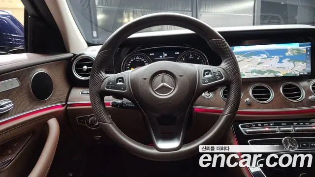 Mercedes-Benz E-Class 2017 — фото 13