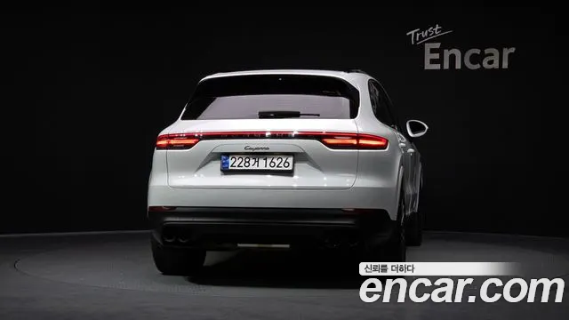 Porsche Cayenne 2019 — фото 4