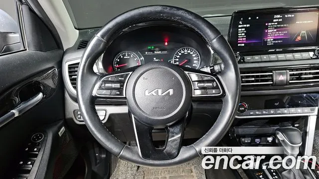 Kia Seltos 2023 — фото 14