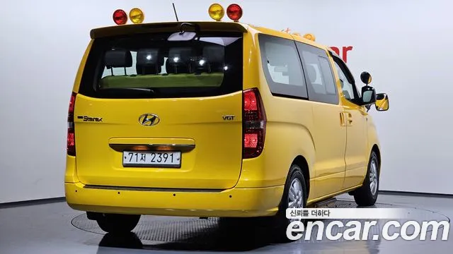 Hyundai Starex 2017 — фото 2
