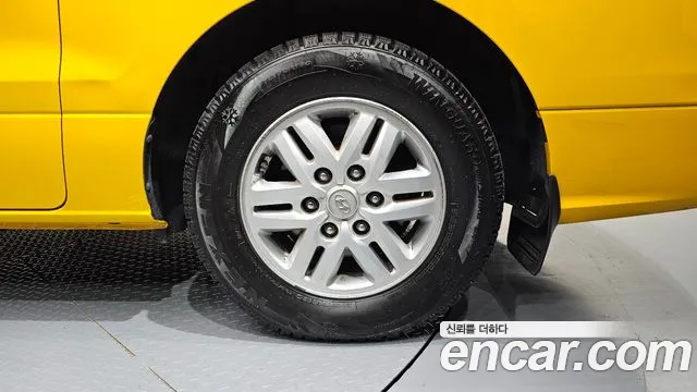 Hyundai Starex 2017 — фото 5