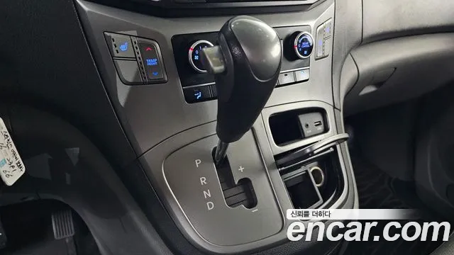 Hyundai Starex 2017 — фото 9