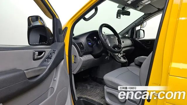 Hyundai Starex 2017 — фото 11