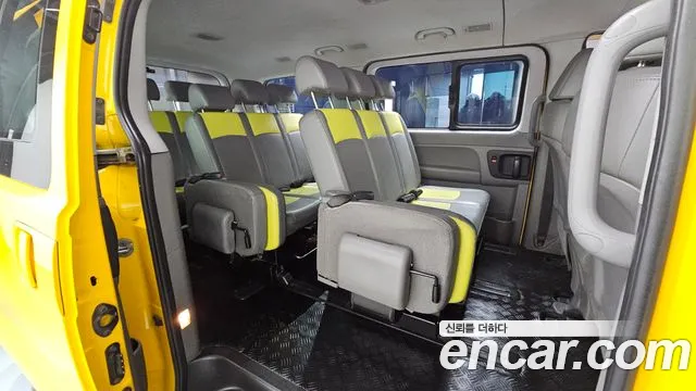 Hyundai Starex 2017 — фото 12