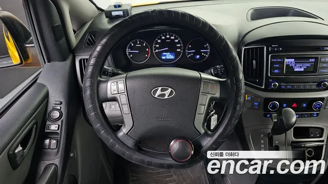 Hyundai Starex 2017 — фото 14