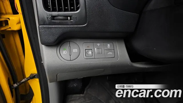 Hyundai Starex 2017 — фото 15