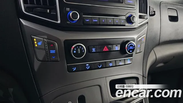 Hyundai Starex 2017 — фото 20