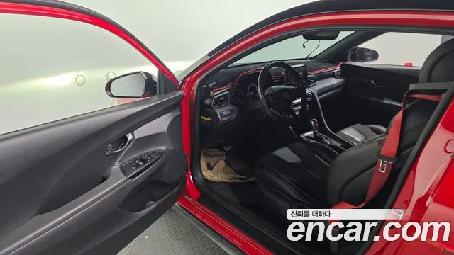 Hyundai Veloster 2018 — фото 11