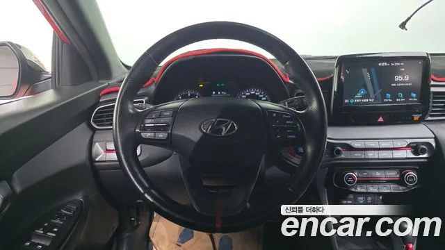 Hyundai Veloster 2018 — фото 13