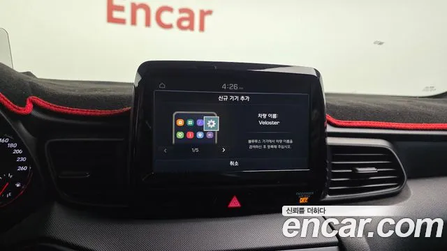 Hyundai Veloster 2018 — фото 16