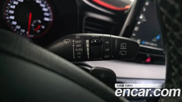 Hyundai Veloster 2018 — фото 18