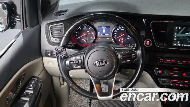 Kia Canival 2019 — фото 13