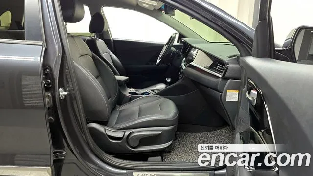 Kia Niro 2020 — фото 11