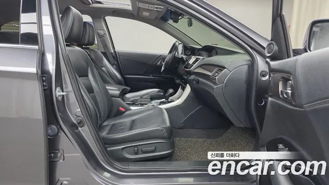 Honda Accord 2017 — фото 11