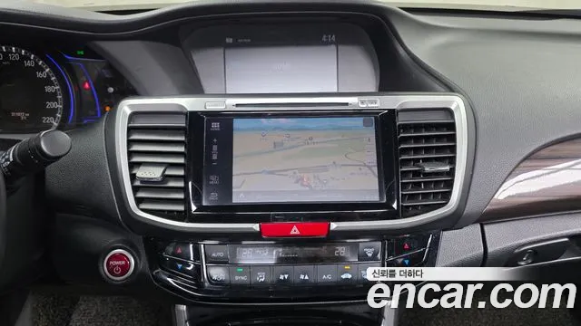 Honda Accord 2017 — фото 14