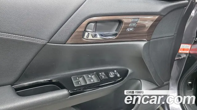 Honda Accord 2017 — фото 17