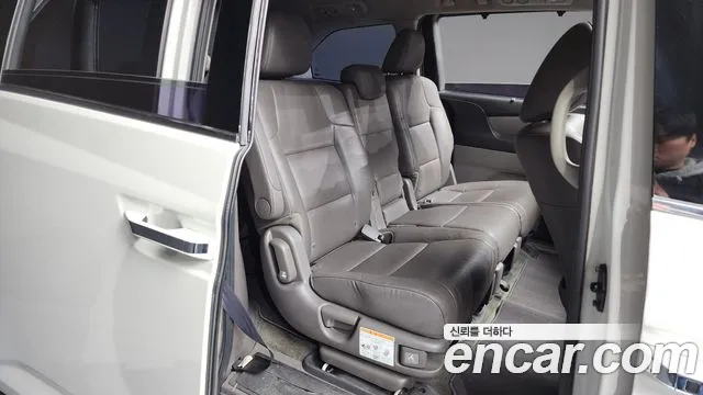 Honda Odyssey 2016 — фото 12