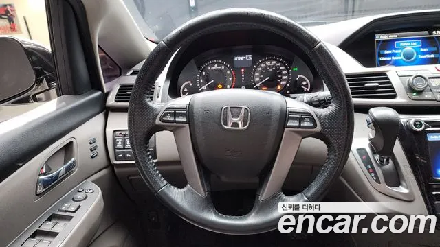 Honda Odyssey 2016 — фото 13