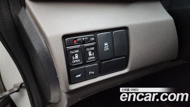Honda Odyssey 2016 — фото 17