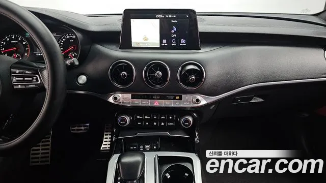 Kia Stinger 2020 — фото 15
