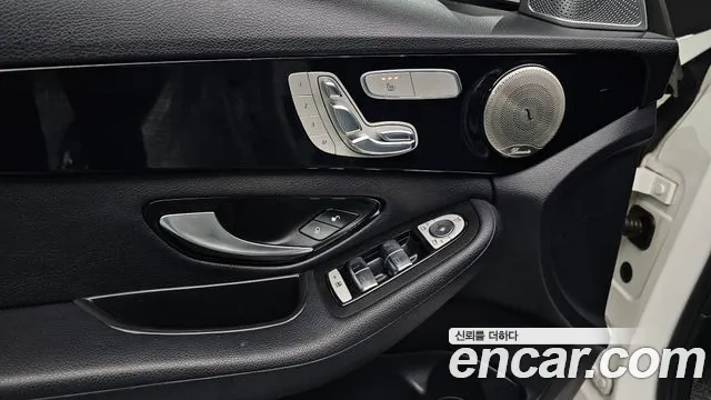 Mercedes-Benz C-Class 2017 — фото 17