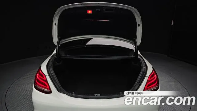 Mercedes-Benz C-Class 2017 — фото 20