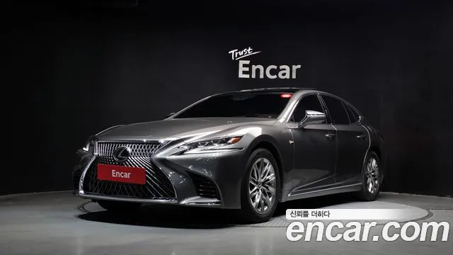 Lexus LS 2018 — фото 1