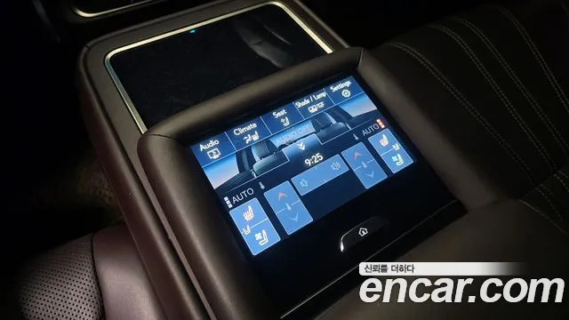Lexus LS 2018 — фото 18