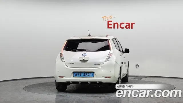 Nissan Leaf 2016 — фото 4