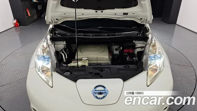 Nissan Leaf 2016 — фото 6