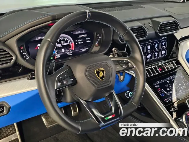 Lamborghini Urus 2021 — фото 11