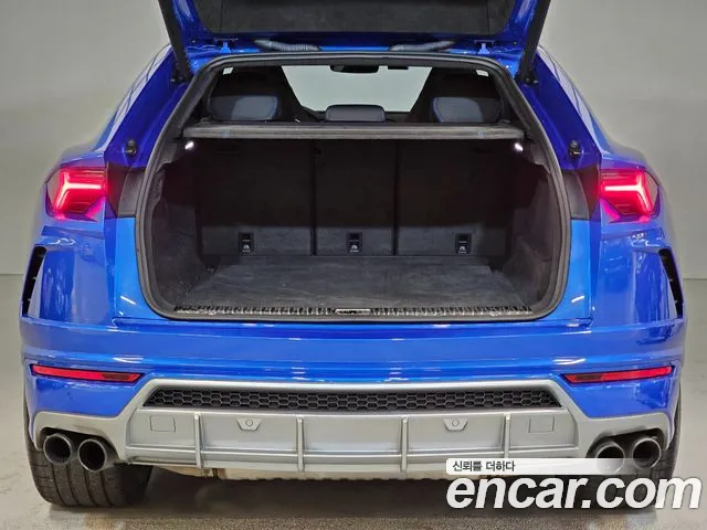 Lamborghini Urus 2021 — фото 19