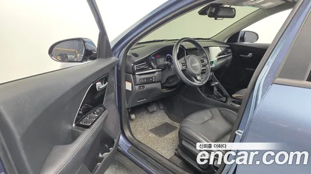 Kia Niro 2022 — фото 10