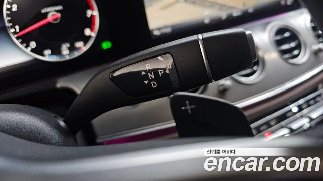 Mercedes-Benz E-Class 2020 — фото 9