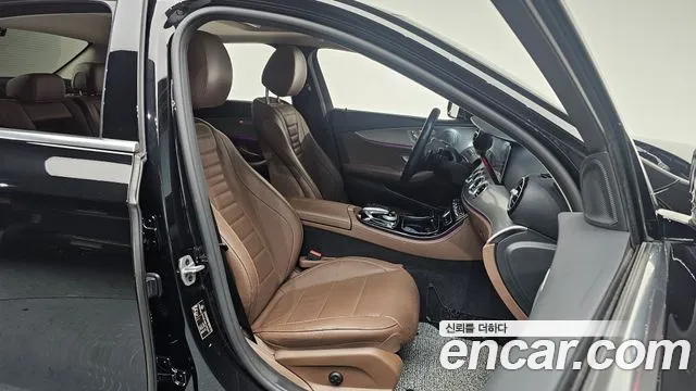 Mercedes-Benz E-Class 2020 — фото 10