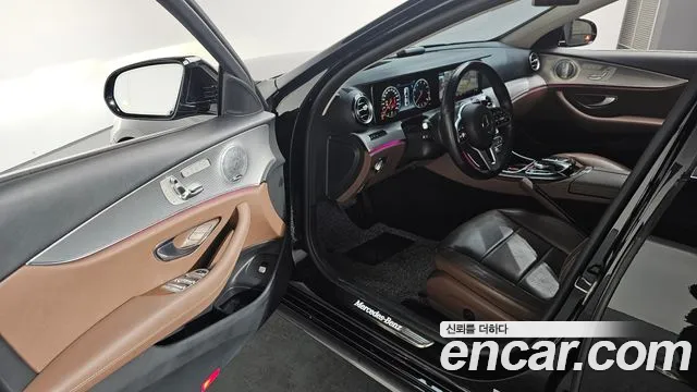 Mercedes-Benz E-Class 2020 — фото 11