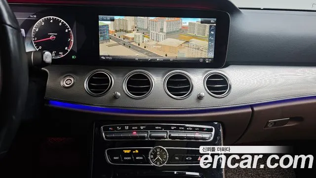 Mercedes-Benz E-Class 2020 — фото 14