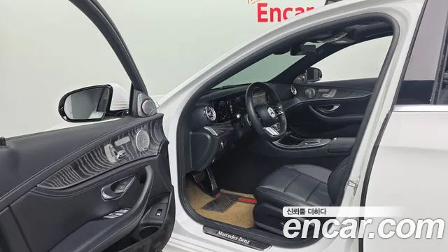 Mercedes-Benz E-Class 2021 — фото 13