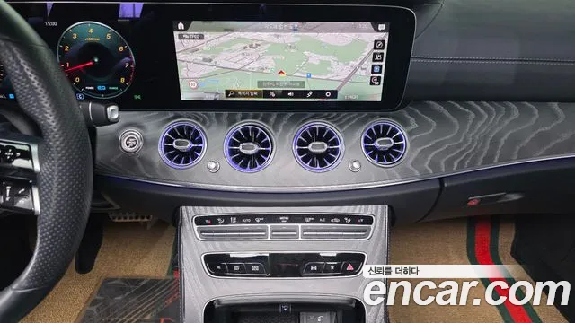 Mercedes-Benz E-Class 2021 — фото 15