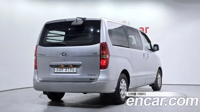 Hyundai Starex 2010 — фото 2