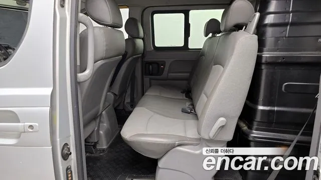 Hyundai Starex 2010 — фото 13