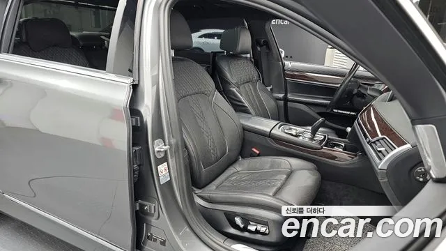 BMW 7-Series 2018 — фото 12