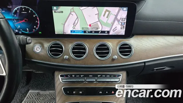 Mercedes-Benz E-Class 2021 — фото 14