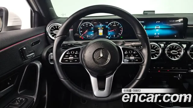 Mercedes-Benz A-Class 2021 — фото 12